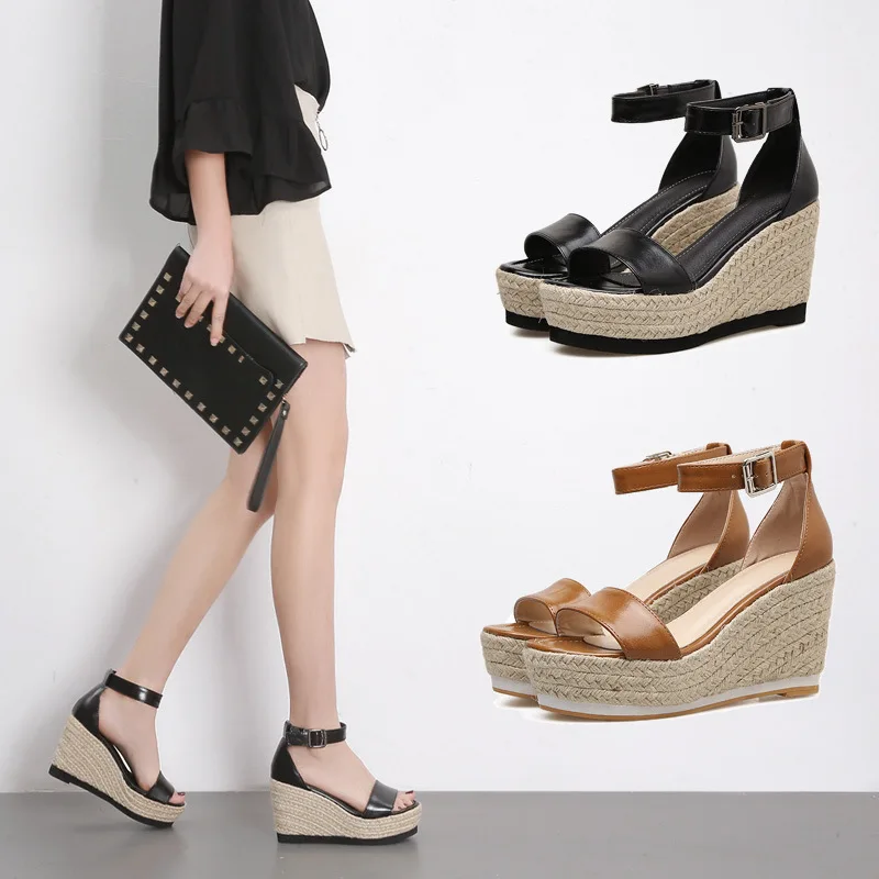 

2018 summer new style simple and simple women's wedge sandals vintage straw hemp rope bottom platform women's shoes.