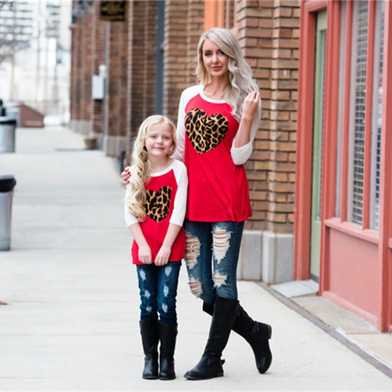 

LILIGIRL Family Matching Tops Clothes Heart-Shaped Leopard Parent-child Wear T-shirt for Mother Maternity and Daughter Clothes