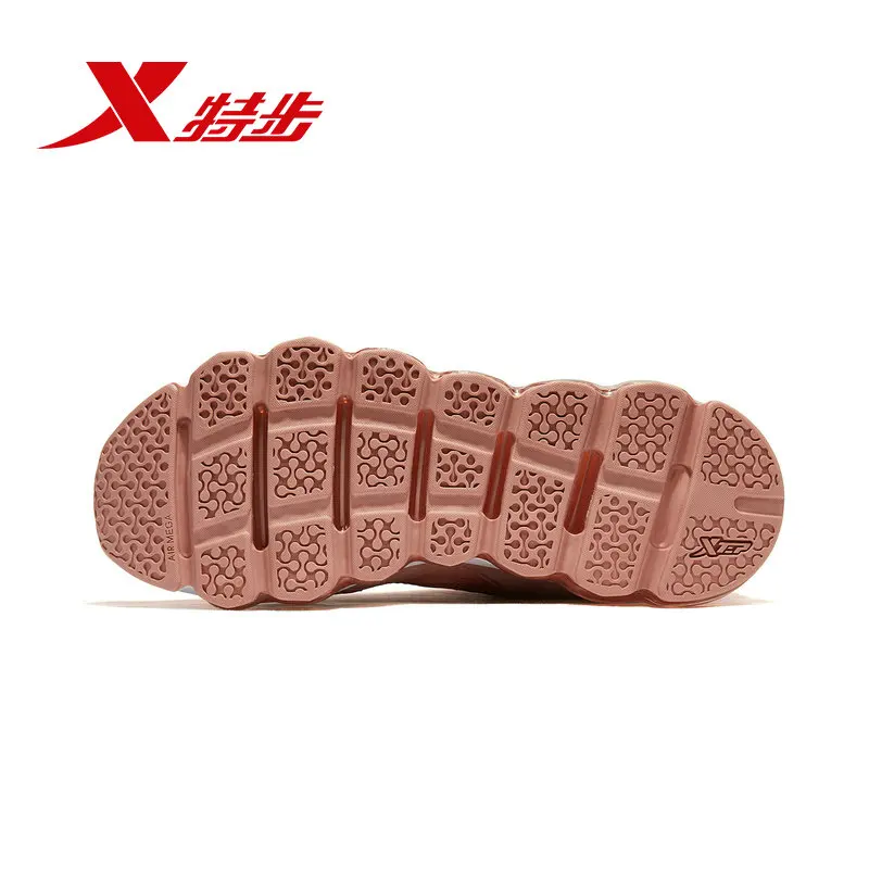 Женские спортивные туфли Xtep AIR MEGA новые весенние кожаные повседневные кроссовки