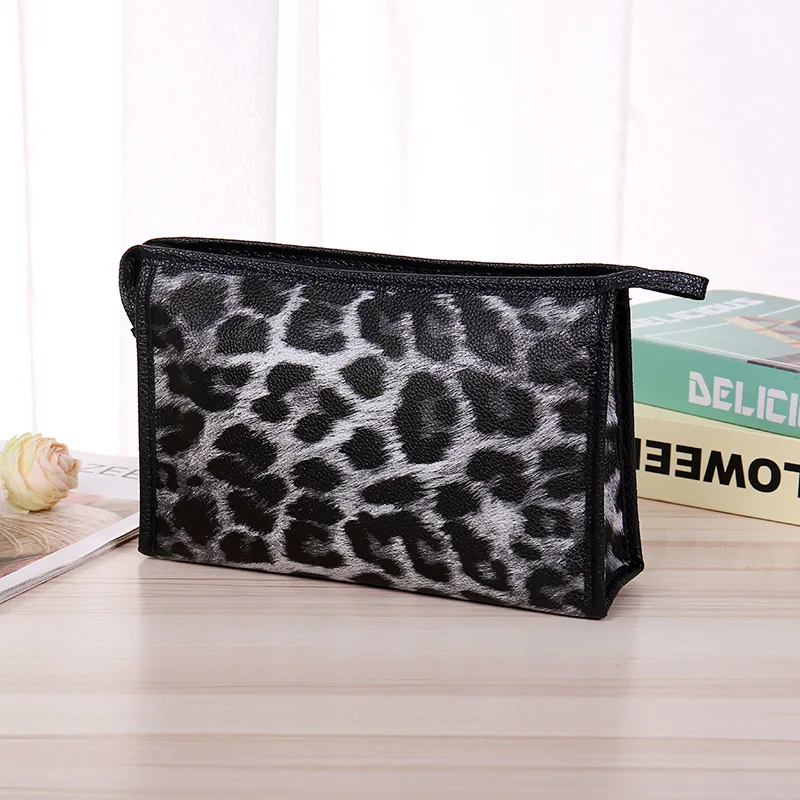 PURDORED 1 قطعة المرأة ليوبارد حقيبة سفر لمستحضرات التجميل حقيبة مستحضرات تجميل تجميل ضد الماء الحقيبة أدوات الزينة المنظم دروبشيبينغ