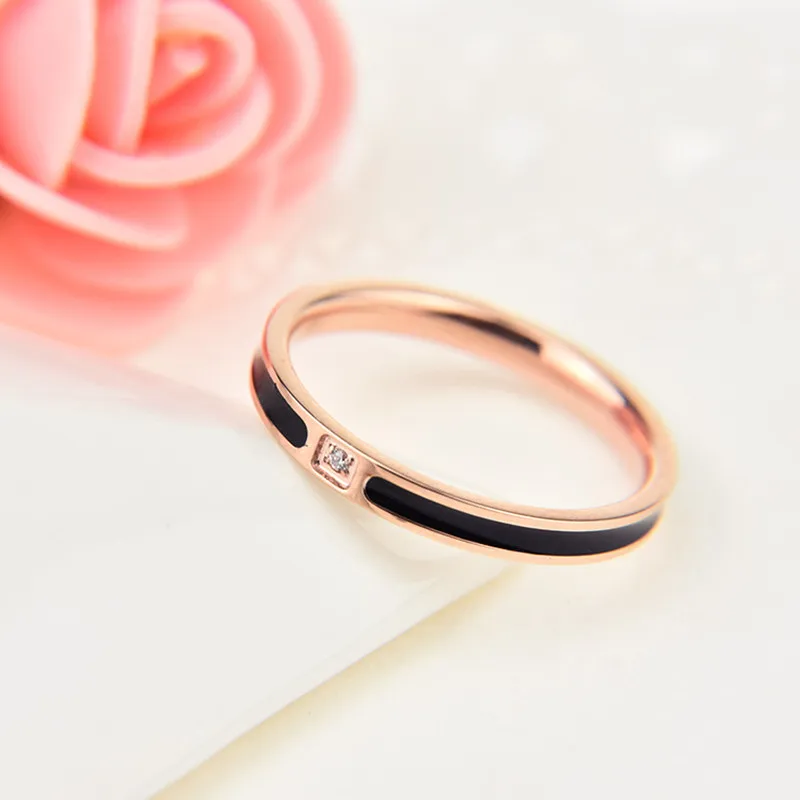 Модное керамическое кольцо с эмалью белого и черного цвета 2 мм для женщин и мужчин, свадебные ювелирные изделия из нержавеющей стали 316L, кольца на палец с одним кристаллом