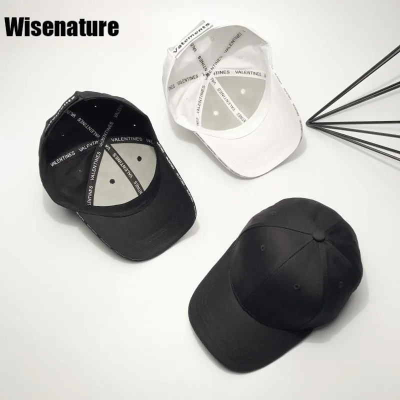 

Newest Vetements Baseball Cpas Men Letters Embroidery Solid Black White Cap Hip hop Streetwear Snapback Caps Uniesx Summer Hats