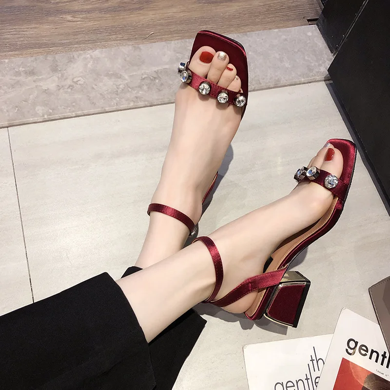 

2019 autumn new fashion simple solid color high heels women elegant and comfortable rhinestone decorative casual high heels