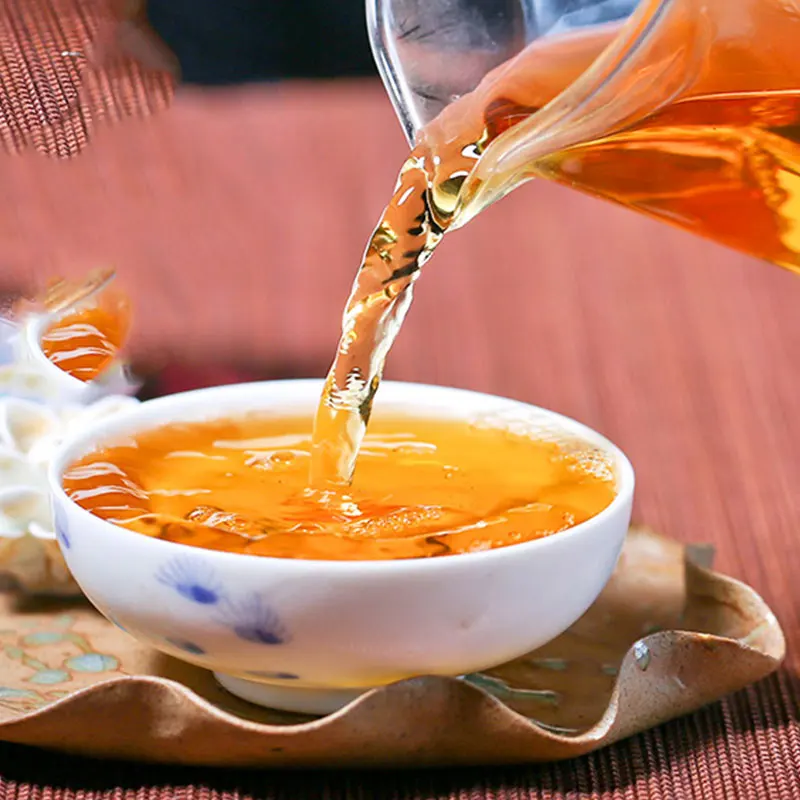 Caicheng Yue Guang Bay белый пион Белый чай светильник Луна белый чай торт 100 г