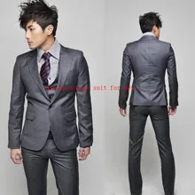 По индивидуальному заказу сделанный в стиле смокинга жениха серый лацкан с тупым углом; Для мужчин костюм дружки/свадебные костюмы жениха Для мужчин костюм(куртка+ брюки+ жилет+ галстук-бабочка