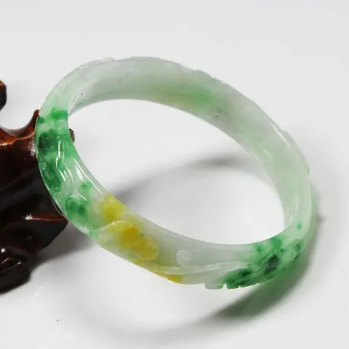 

01724 Beautiful Hand-carved Emerald Green Jadeite Jade Gems Bracelet Bangle