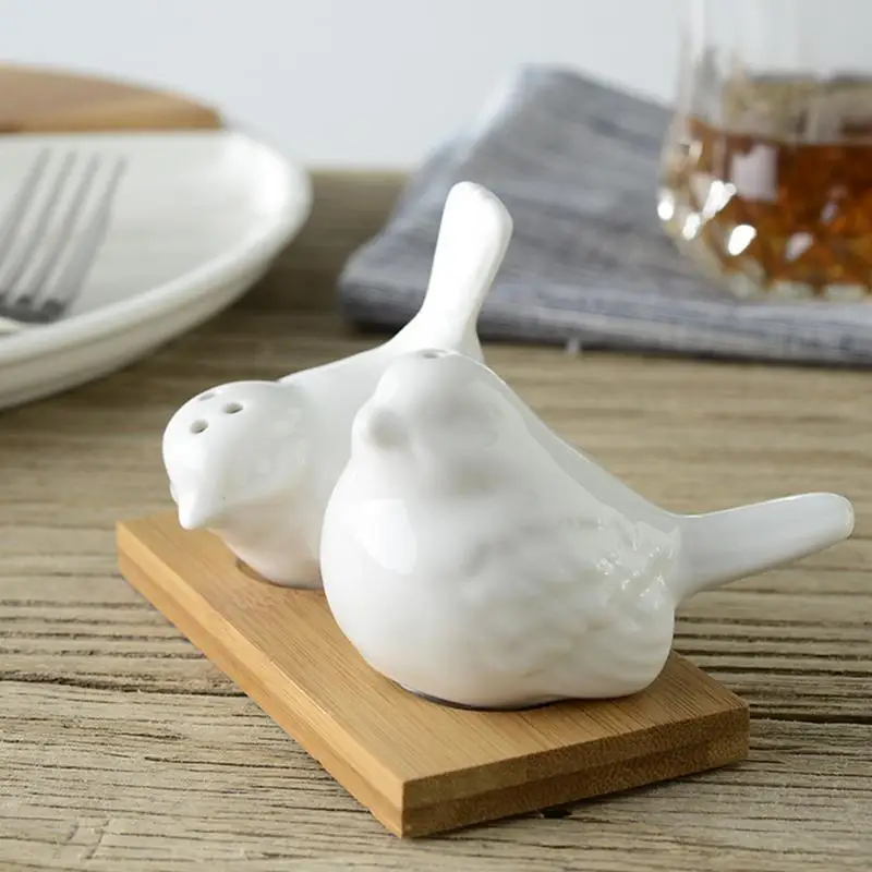 

2Pcs/lot Hot Sales Ceramic Love Birds Shaped Salt Pepper Spice Shaker Jar Kichen Herb Spice Tools High Quality #05