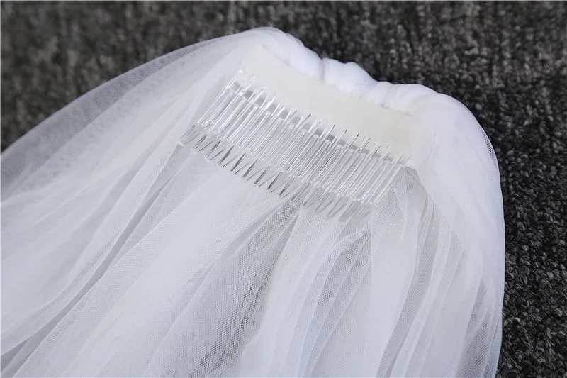 Elegant 3 Meters Long One-Layer Bridal Veil With Comb Wedding Accessories in Wedding Veils