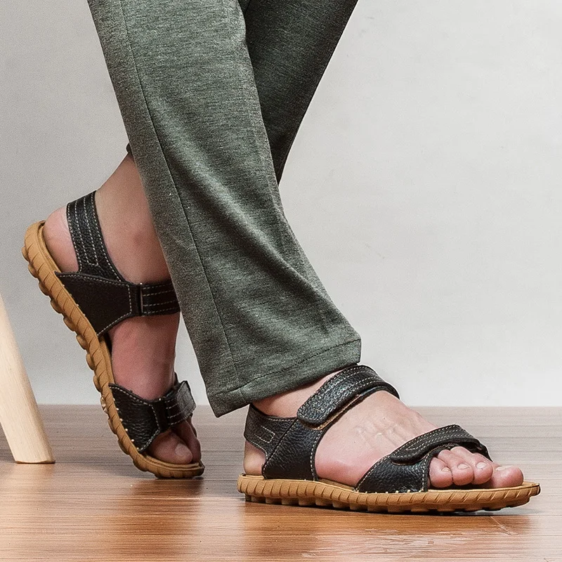 

casual men's beach sandals hollow summer casual breathable flat sandals genuine leather men's comfortable lightweight sandals L5