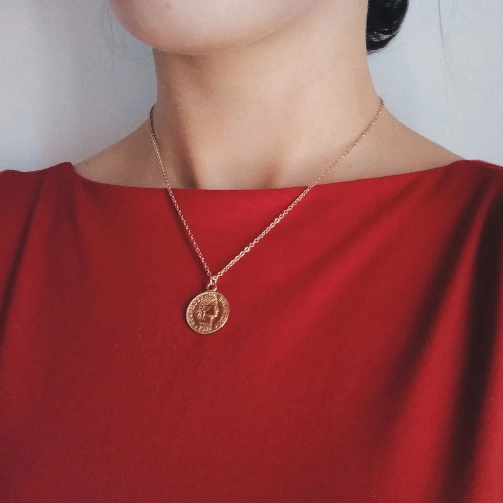 

European and American style gold coin necklace retro head coin pendant fashion simple street hipster clavicle chain pendant