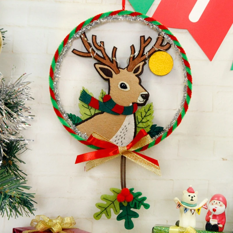 

Lovely Christmas Reindeer Felt Applique Ornament Kit DIY Felt Craft Needlework Wall Hanging Environmental Non-woven Material