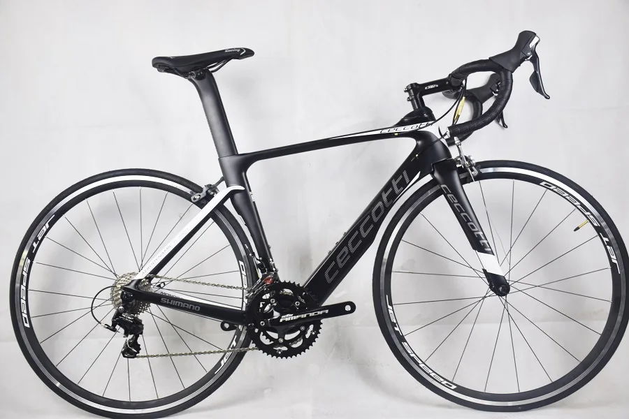 

Good quality complete carbon road bike with shimano 5800 Derailleru for sale toray T800