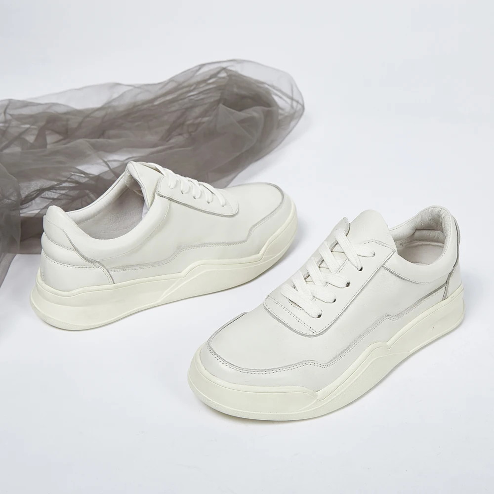 

2019 spring new leather small white shoes casual bottom shoes sports students shoes