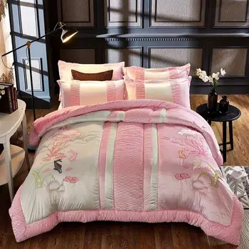 

2019 New Chinese style embroidery process thick Warm quilt Winter bedroom Quilting duvets Adults soft bedding comforter blankets