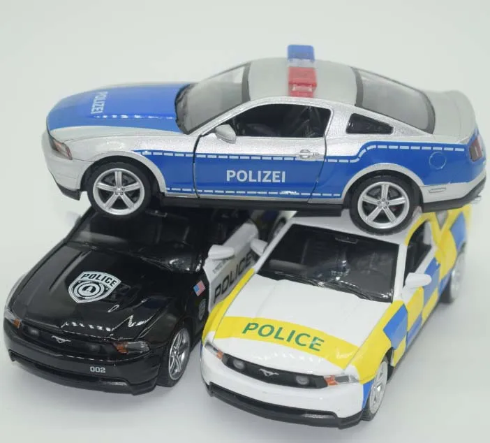 1:32 полицейская модель машины Mustang GT из сплава с отжимом коллекционная игрушка для