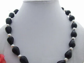 

huij 004041 White Pearl&Onyx Necklace
