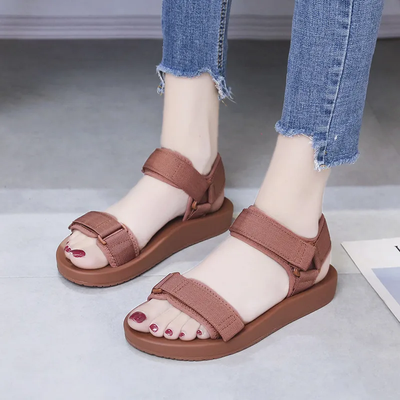 

AARDIMI 2019 Women Platform Sandals Peep-toe Summer Personality Buckle Female Gladiator Sandals Solid Ladies Sandalias Mujer