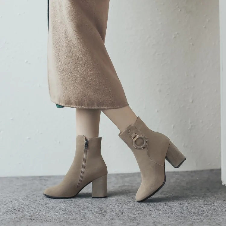 

Big Size 9 10 11 12 13 14 15 16 17 Round-headed solid-color buckle decorative thick-heeled zipper boots
