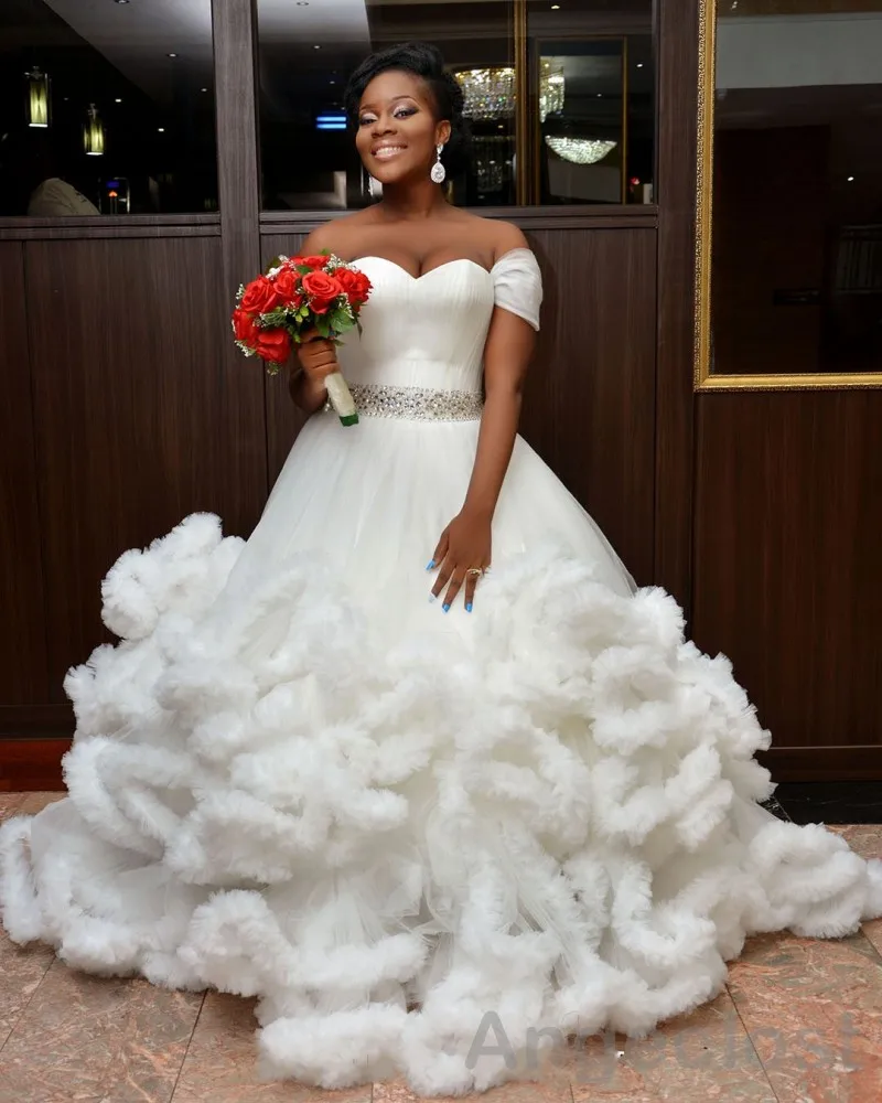 2017 Luksusowe Tulle Suknie Ślubne Długi Pociąg Kryształ Chmura Projektant wielowarstwowa Biały Czerwony Plus Rozmiar Vestidos De Noiva Szata De Mariage