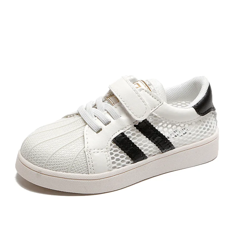 campus white sports shoes