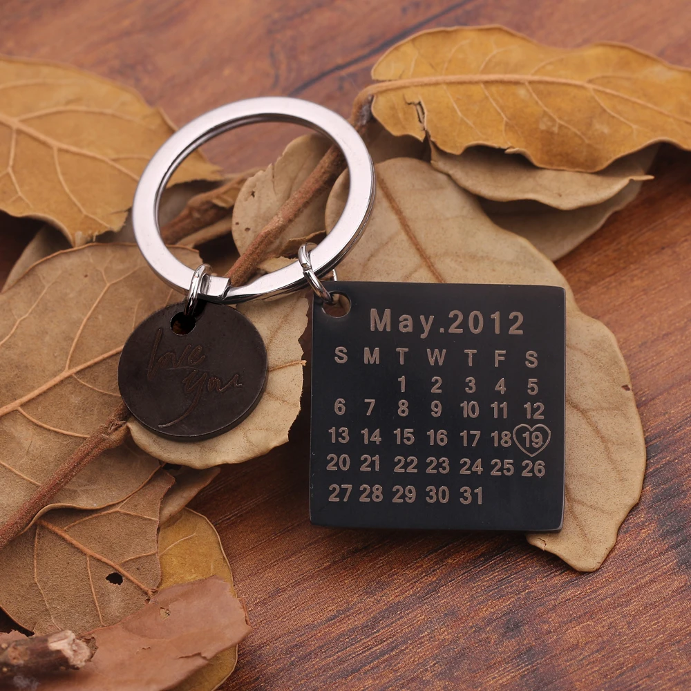 Персонализированный Календарь-брелок из нержавеющей стали ручной работы календарь выделен с сердцем Дата брелок для мужчин Выгравированный текст