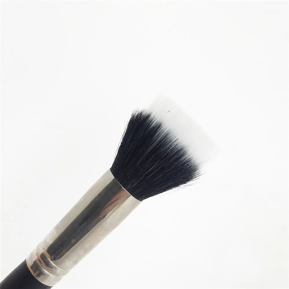 INGLOT 27TG FACE FOUNDATION BRUSH _ 3