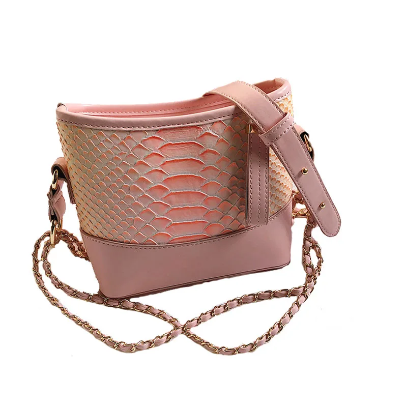 

Women Chain Crossbody Bag Fashion serpentine Grain PU Leather Shoulder Bag Female Small Alligator Patterned Lock Bucket Bags
