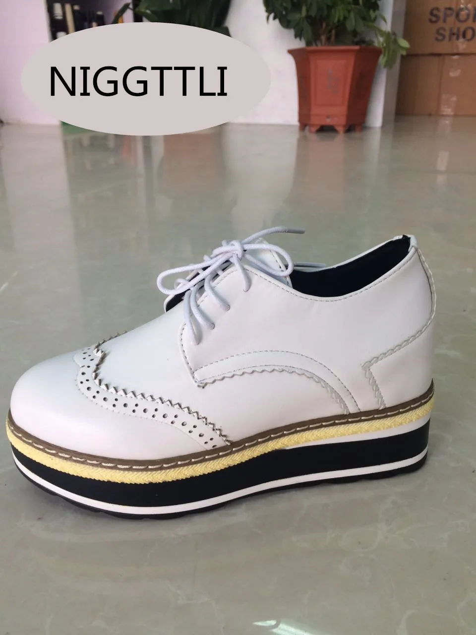 Ladies Spot On Platform Lace Up Shoes