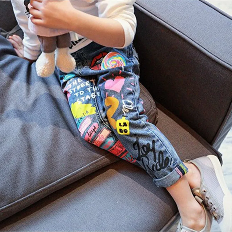 Girls Jeans 2016 New Spring Korean Children Pants Baby Girls Cartoon Graffiti Print Trousers Kids Casual Denim Pants For 2-8Y