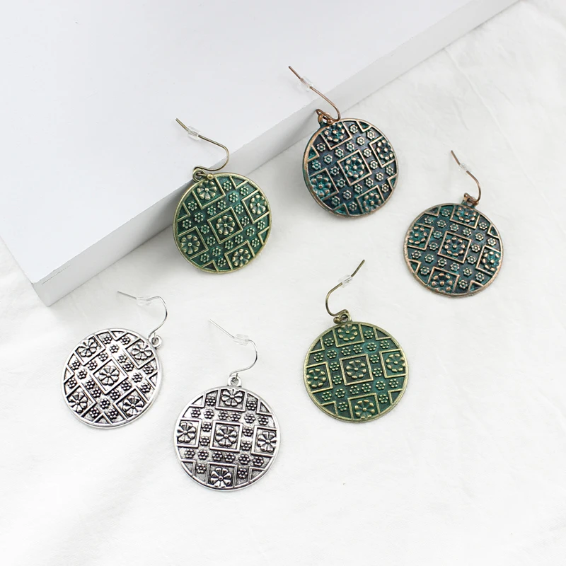 

Round Exquisite Pattern Pendant Earrings Vintage Geometric Flowers Bohemian Earrings Ethnic Wind Beach Resort Party Jewelry