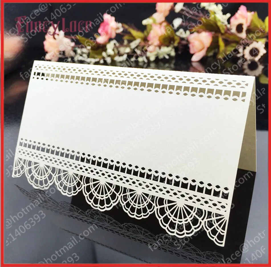 

Laser cut Elegant Romantic White Carved Flower Lace Table Mark Name Place Card for Birthday Banquet Wedding Decoration 30Pcs/set