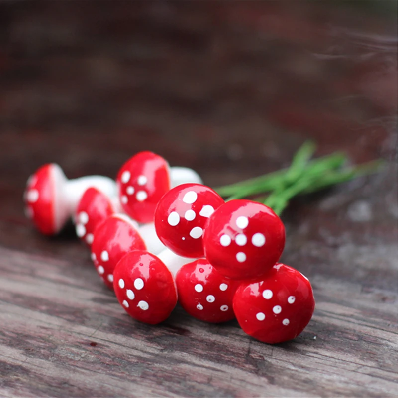 Koop 100 stks zak Schattige Mini Rode Paddestoel Tuin Ornament Miniatuur Plant Potten Fairy DIY Poppenhuis Landschap Tuin Decor