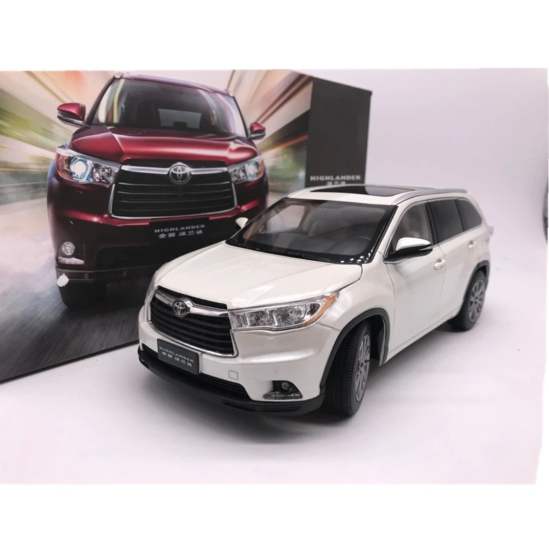 1:18 Toyota Highlander литая модель автомобиля SUV белого цвета