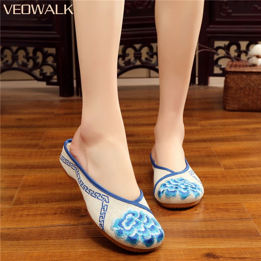 

Veowalk Floral Embroidered Women Canvas Flat Slippers Handmade Chinese Style Ladies Summer Cotton Fabric Embroidery Shoes