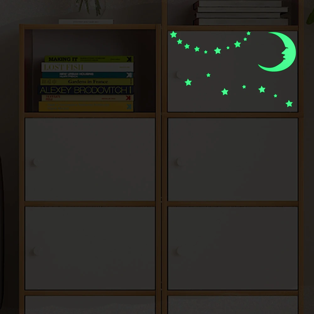 الكرتون القمر النجوم مضيئة التبديل ملصق يتوهج في الظلام ديكور المنزل الجدار ملصق للأطفال غرفة نوم خزانة الديكور الشارات