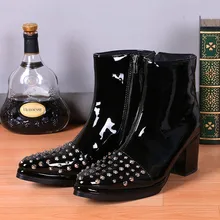 Ботильоны с заклепками и острым носком в Корейском стиле; черные кожаные ковбойские ботинки на высоком каблуке, визуально увеличивающие рост
