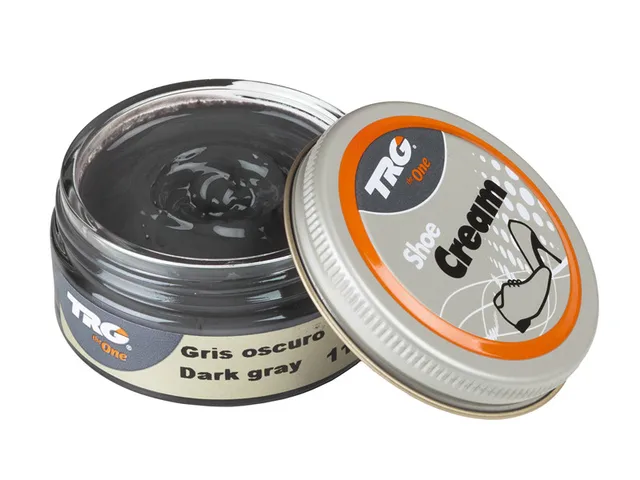 different color shoe polish