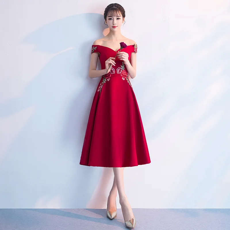 Это YiiYa вечернее платье с вышитыми цветами, с короткими рукавами, винно-красные вечерние платья с v-образным вырезом, на молнии, длиной до середины икры, вечерние платья E419
