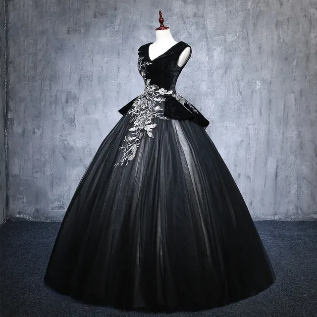 2018 Cheap Black Quinceanera Dresses Ball Gown Puffy Sweet 16 Dress