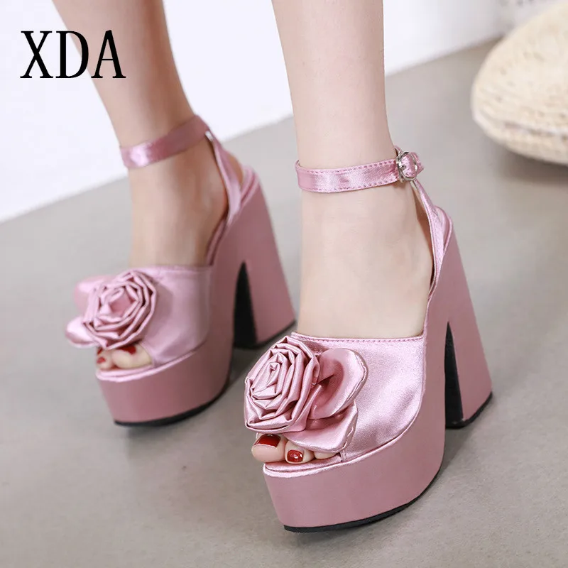 

XDA 2019 Summer New Sweet Flowers High Heel Sandals Thick With Waterproof Platform Buckle Strap With Fish Mouth Sandals D334