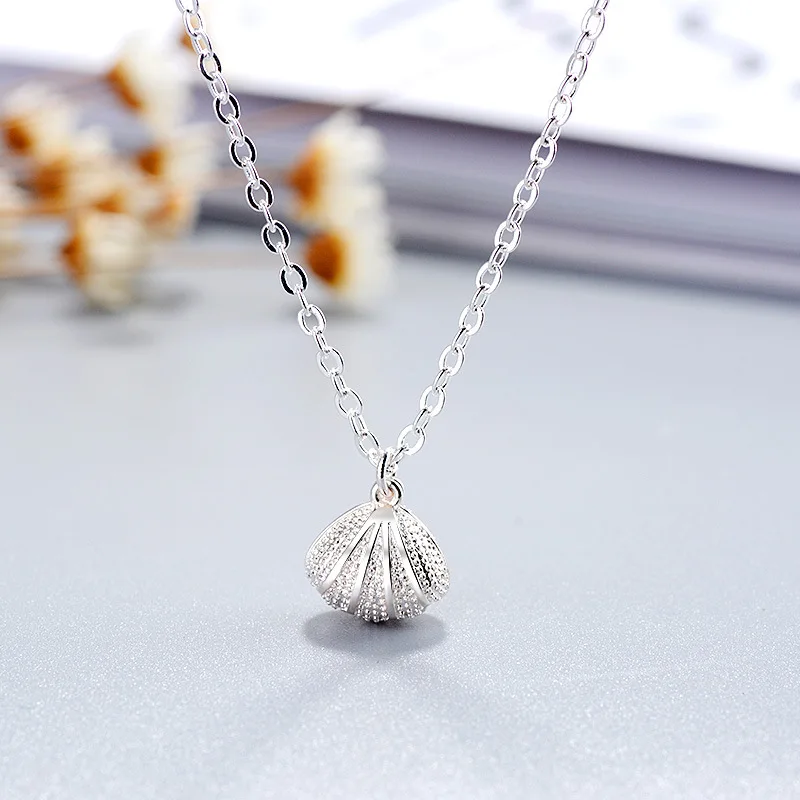 Qevila 2019 New Fashion Shell Design Pearl Jewelry Necklace Silver Pearl Pendant Necklace for Women Pearl Chain Choker love Gift (3)