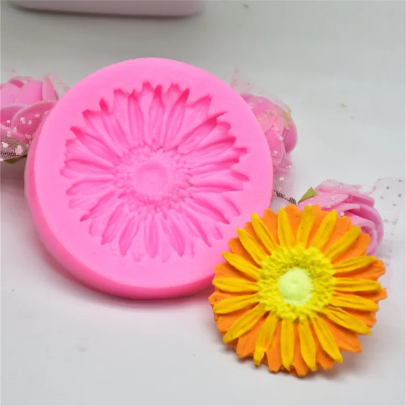

Beautiful Daisy Flower Shape Silicone Cake Mold Bakeware Mold For Cupcake Chocolate Soap 3D Fondant Cake Decoration Tools