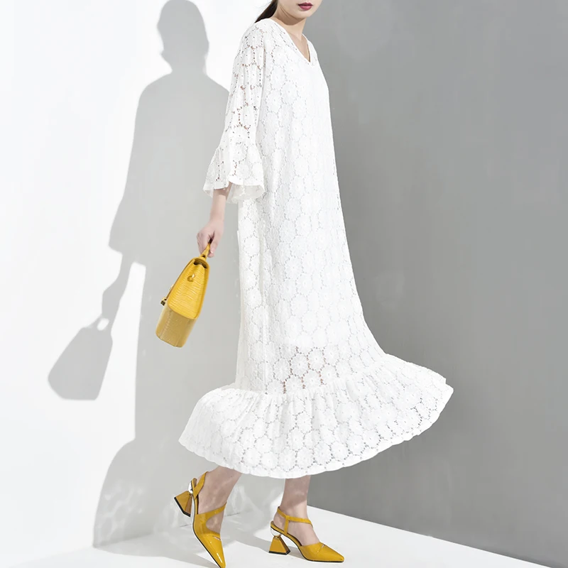 [EAM] New Spring Summer Round Neck Three-quarter Sleeve White Lace Split Joint Loose Big Size Dress Women Fashion JT0670