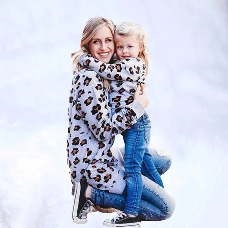 

2019 Fashion Leopard women Kids boy girls Sweatshirt top family clothing mum and daughter clothes Family Matching Outfits