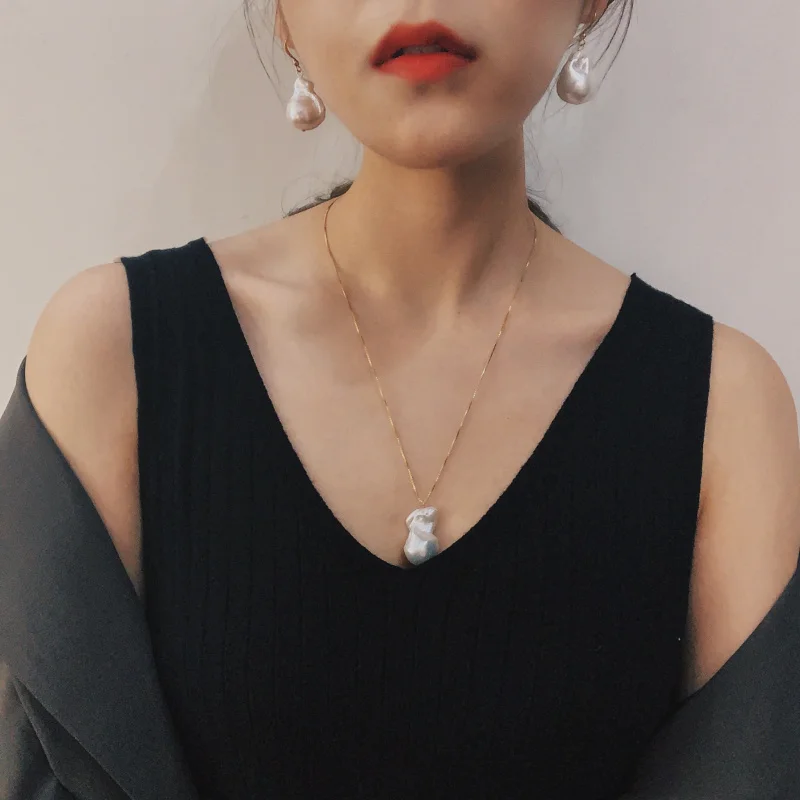 HUANZHI 2019 New Baroque Gold Metal Irregular Imitation Pearls Chain Necklace For Women Girl Party Jewelry Gifts - Image 4