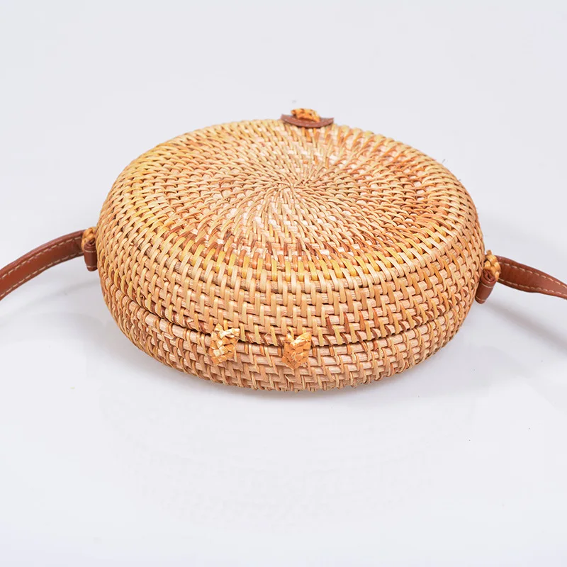 خمر اليدوية الروطان المنسوجة حقائب كتف بو أشرطة جلدية القوس غلق بمشبك عطلة الشاطئ Crossbody حقيبة رسل النساء حقيبة يد