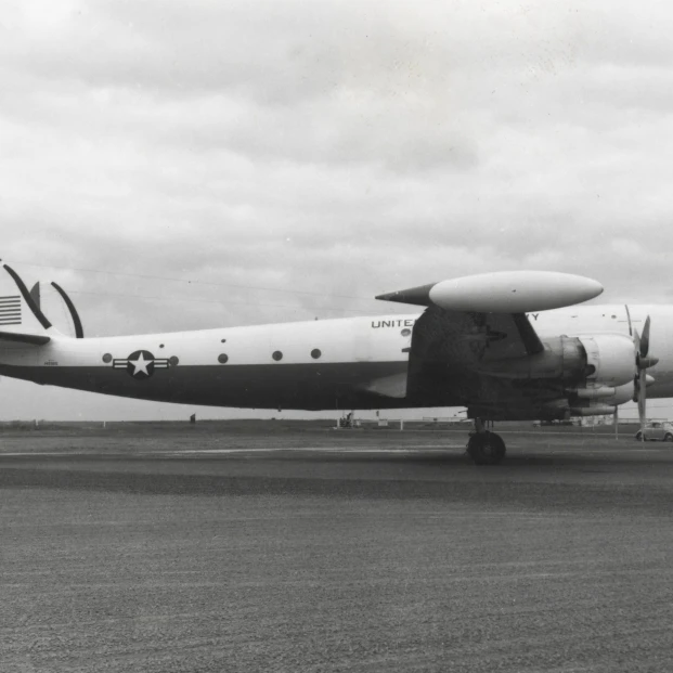 Super Constellation 145925 Project Magnet Ufo Investigation Poster Print By Grenville Collins Mary Evans (24 X 18)