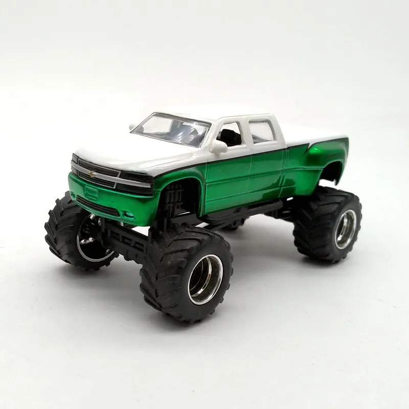 

Ja da 1:64 1999 Chevy Silverdo 03 alloy toy car toys for children diecast model car Birthday gift freeshipping