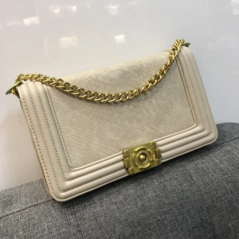 2018 Fall New Fashion Women Messenger Bag Serpentine Chain Bag Casual Female Shoulder Crossbody Bag Retro Solid Small Square Bag