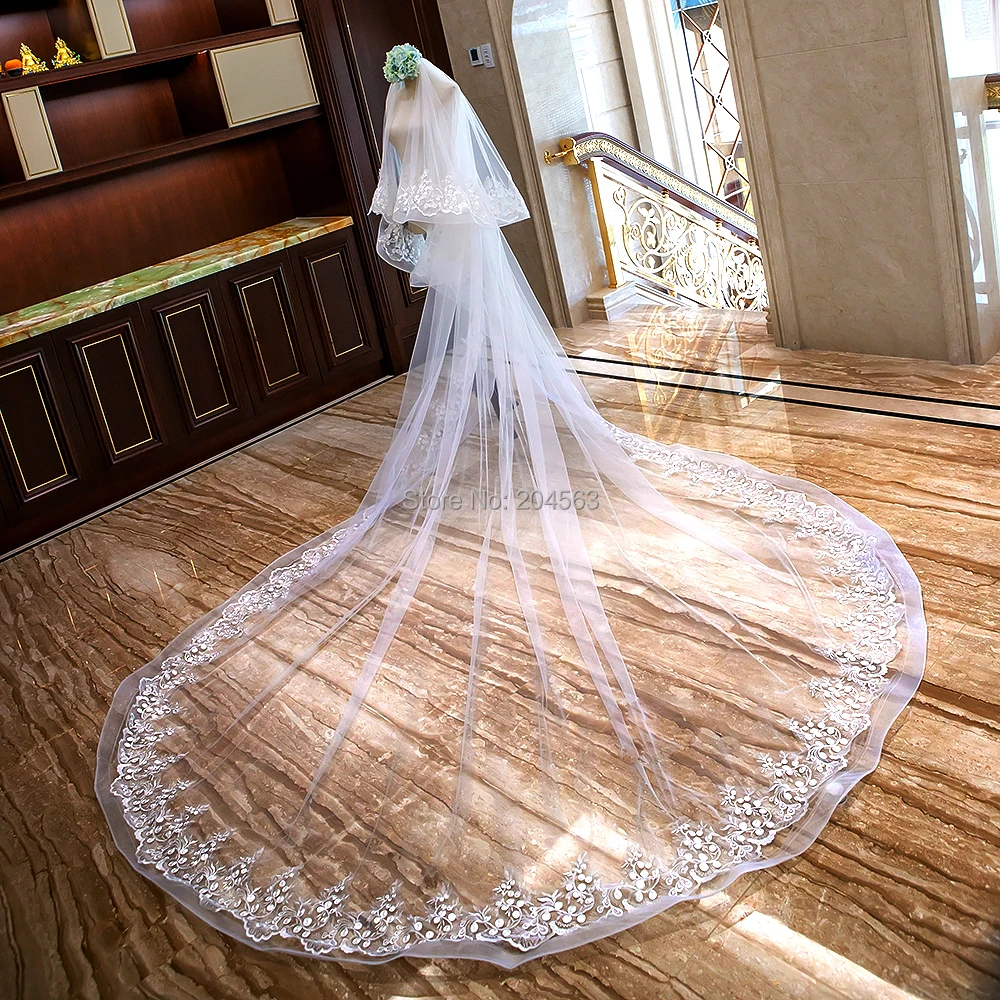 

Stunning Two-Layer Luxury Lace Wedding Veil with Star Flowers 4 Meters Long Bridal Veils with Comb AX2019